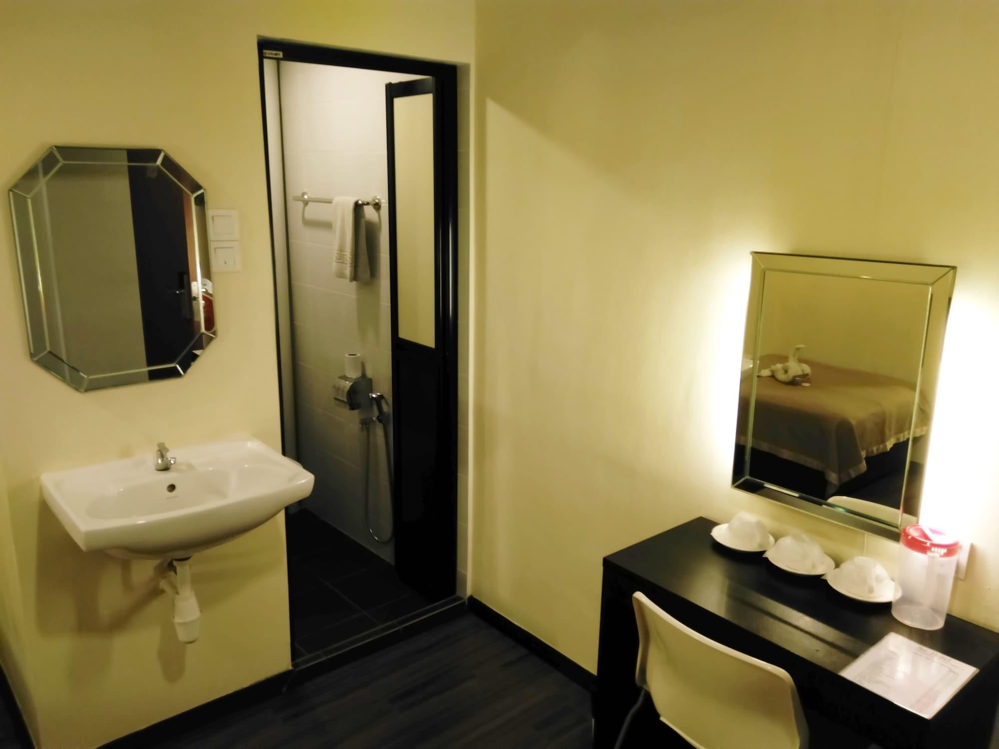Hotel So