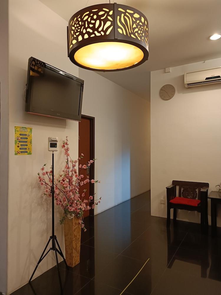 Hotel So 2*