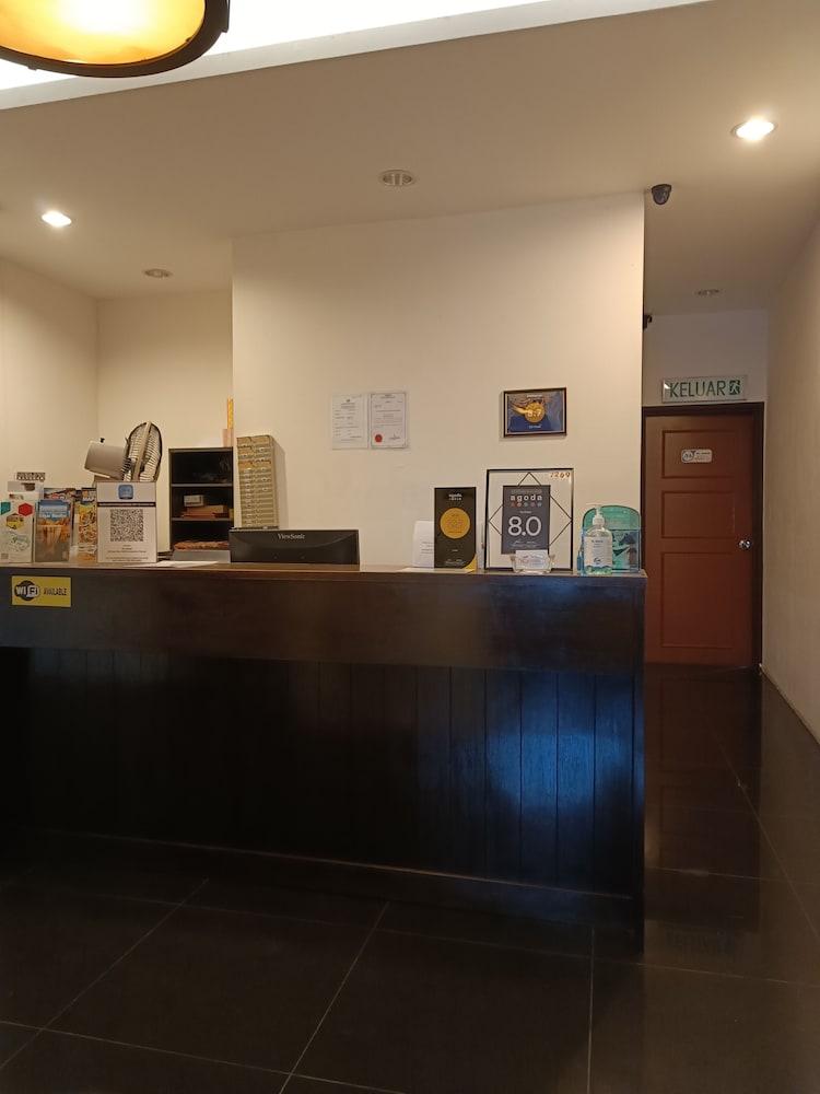 Hotel So 2*